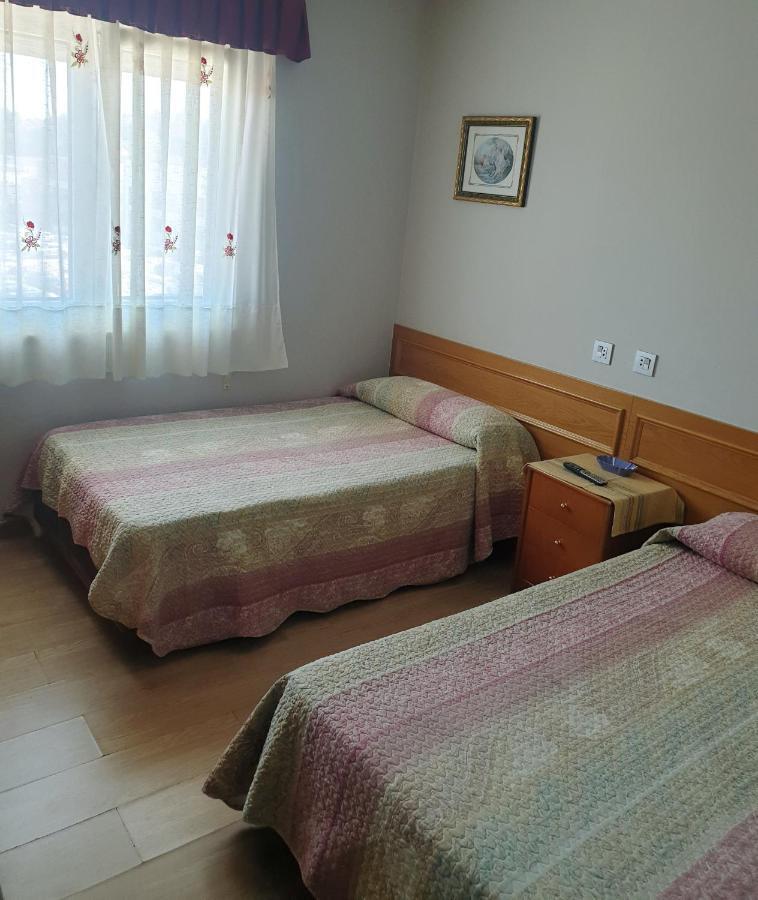 Hostal Puente Azud Avilés Eksteriør billede