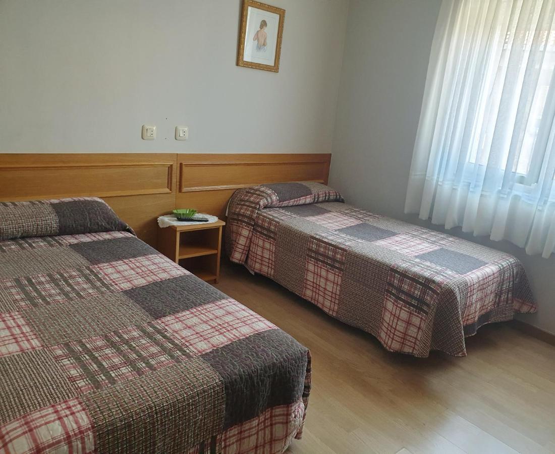 Hostal Puente Azud Avilés Eksteriør billede