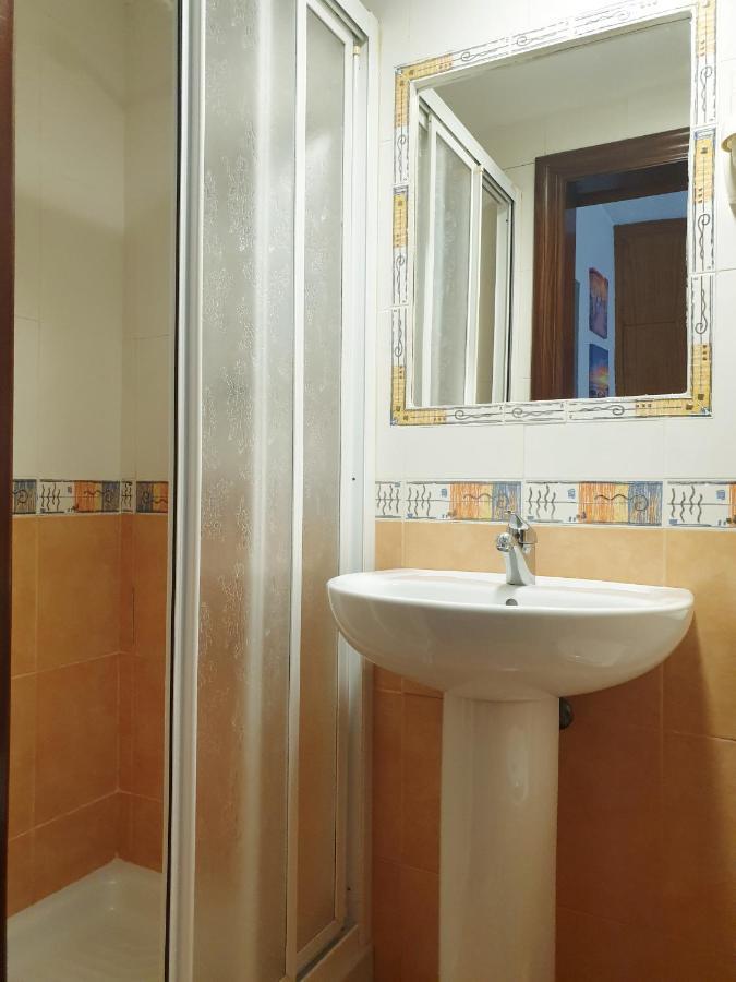 Hostal Puente Azud Avilés Eksteriør billede